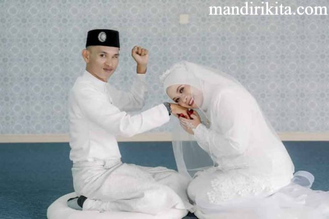 Wanita 50 Tahun Nikahi Pria 23 Tahun, Kenalan di TikTok